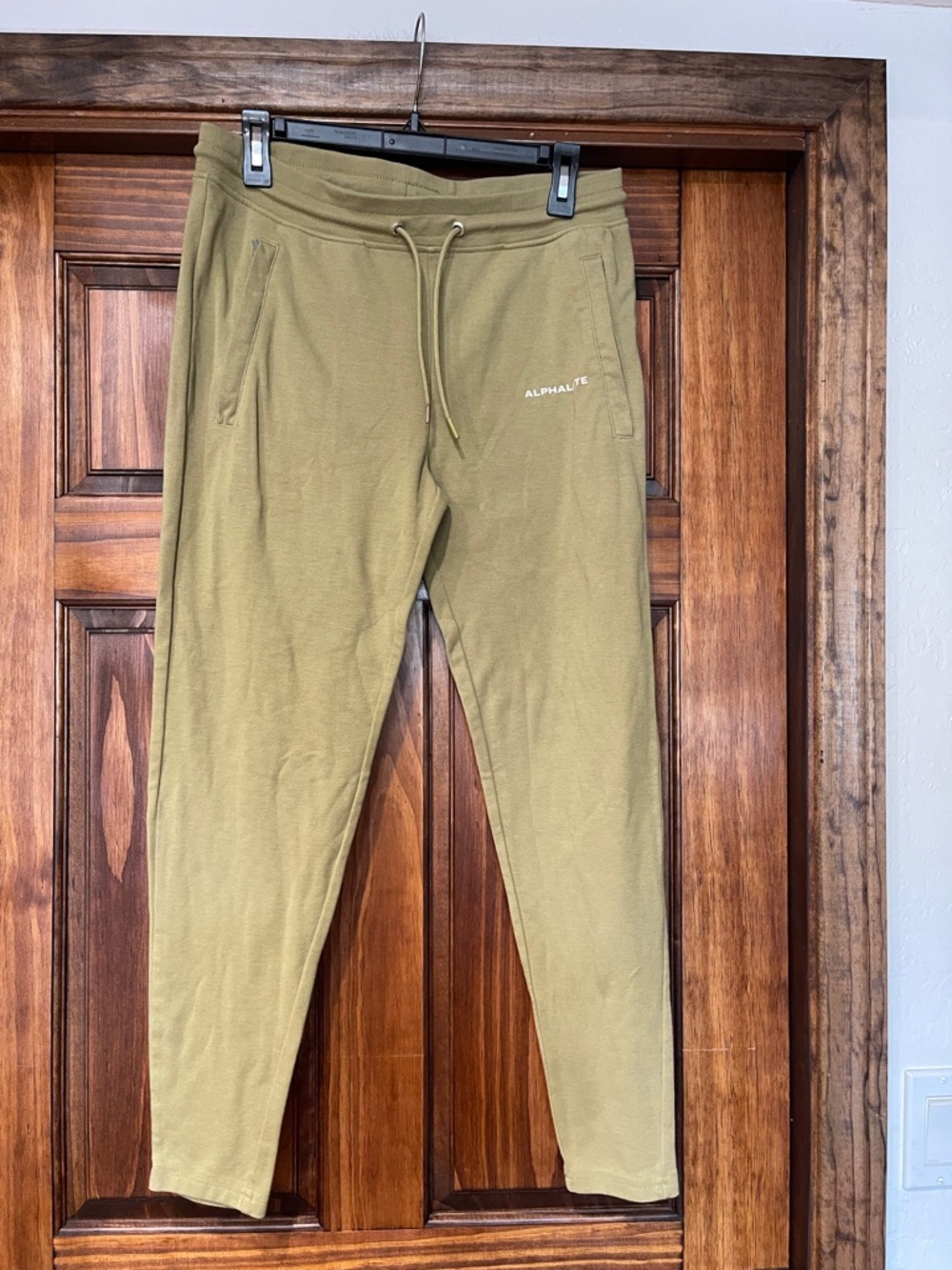 Alphalete Olive Drawstring Tapered Joggers M